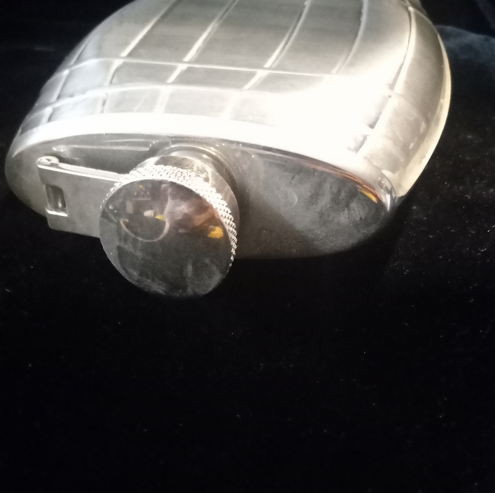 Jack Daniel's Flask - Picture 7 of 7